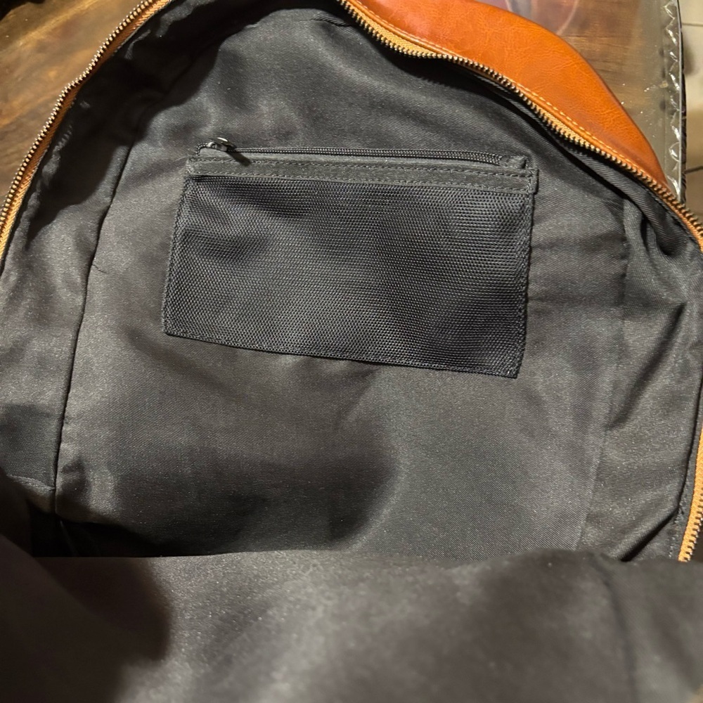 Brown spacious back pack - Picture 6 of 9